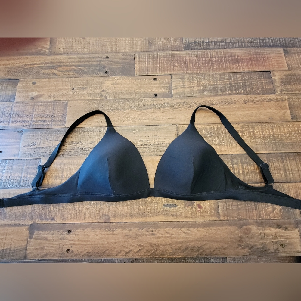 Lululemon Waterside Swim Top *D Cup